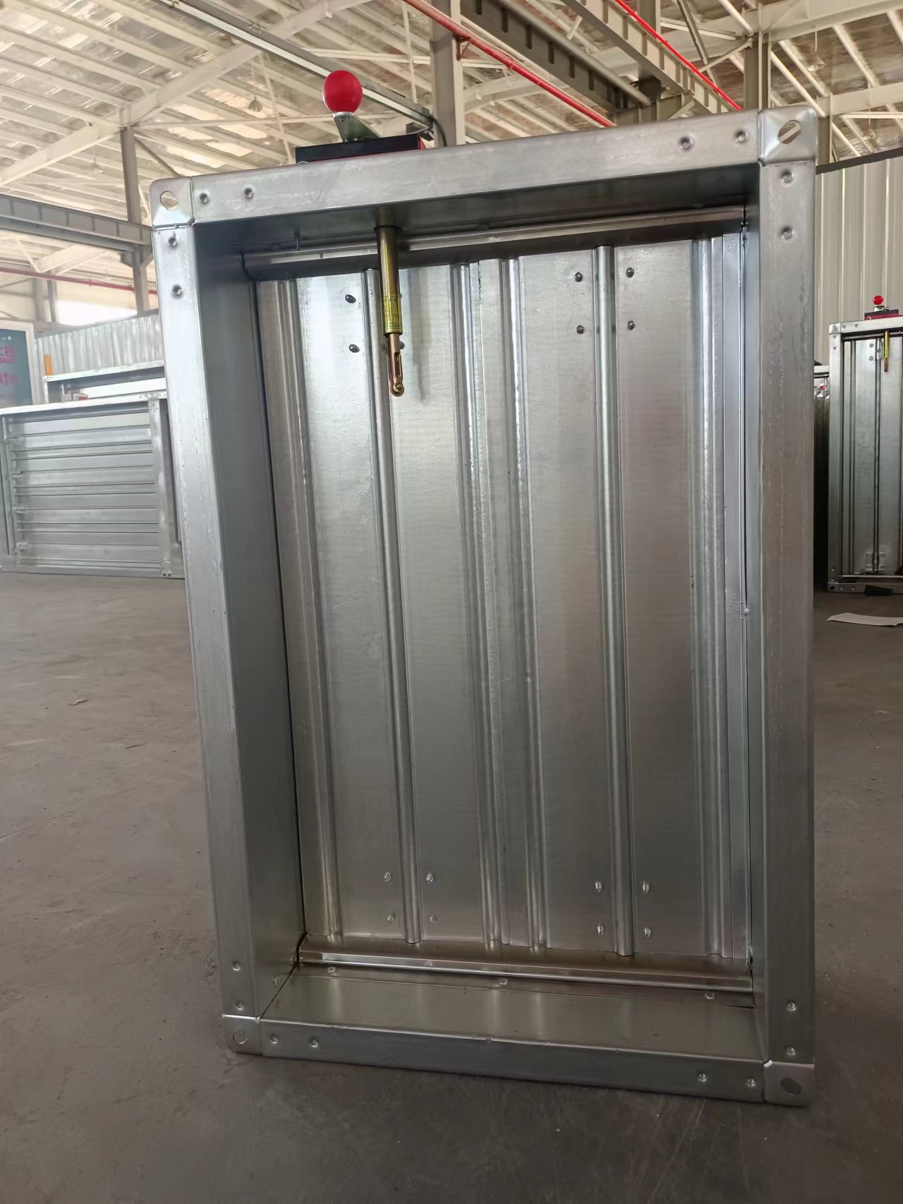 全自動防火閥包括閥體、控制桿和法蘭接口！